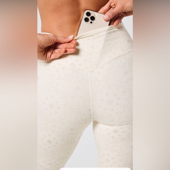 FABLETICS Elegant Cream Leggings for Women - Picture 2 of 4
